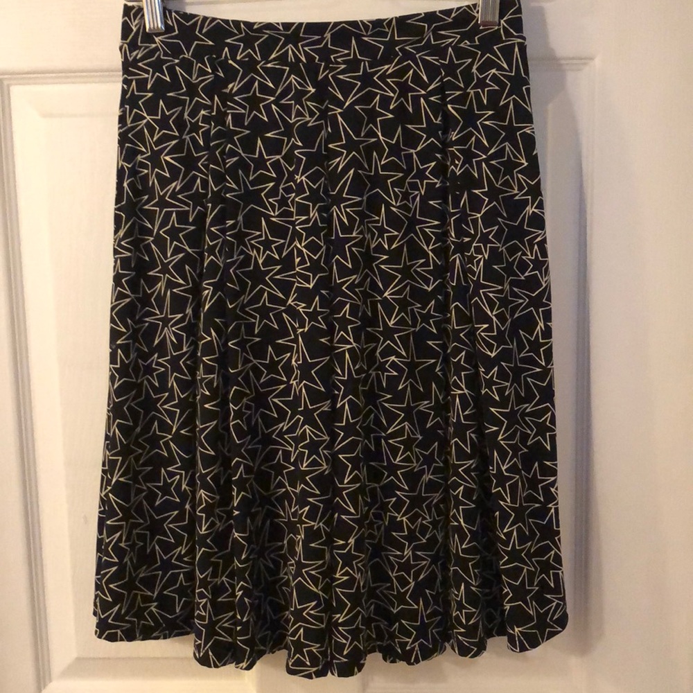 Lularoe Madison skirt in stars - size S